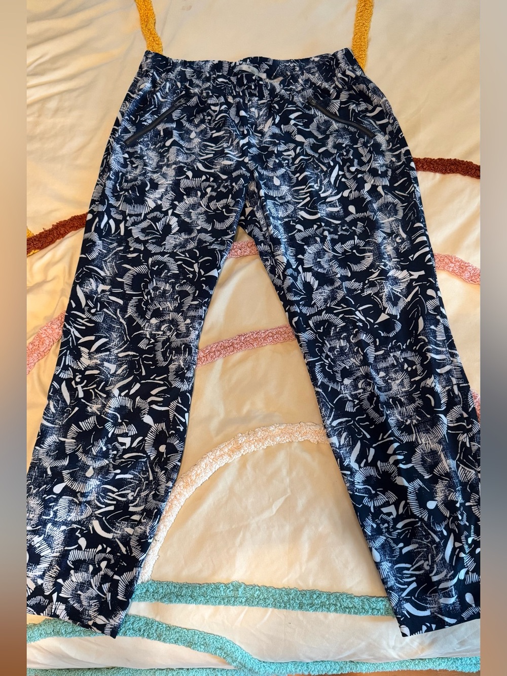 Athleta Unique Navy and White Botanical Print Pull-On Pants